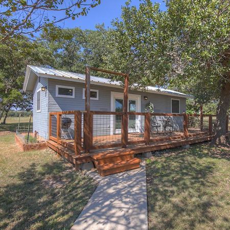 Вилла Grey Haus Casita-Peaceful Hill Country Views! Фредериксберг Экстерьер фото